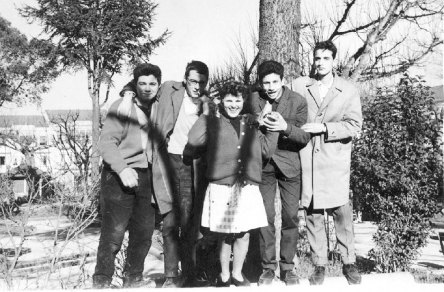 1962 - Posando en los jardines
